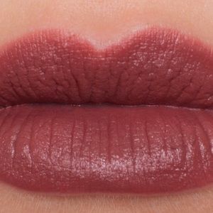 Clinique “Pop Lip Shadow” in Brown Sugar Pop
